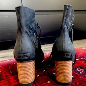 Womens booties.  Lightly worn.  Like new